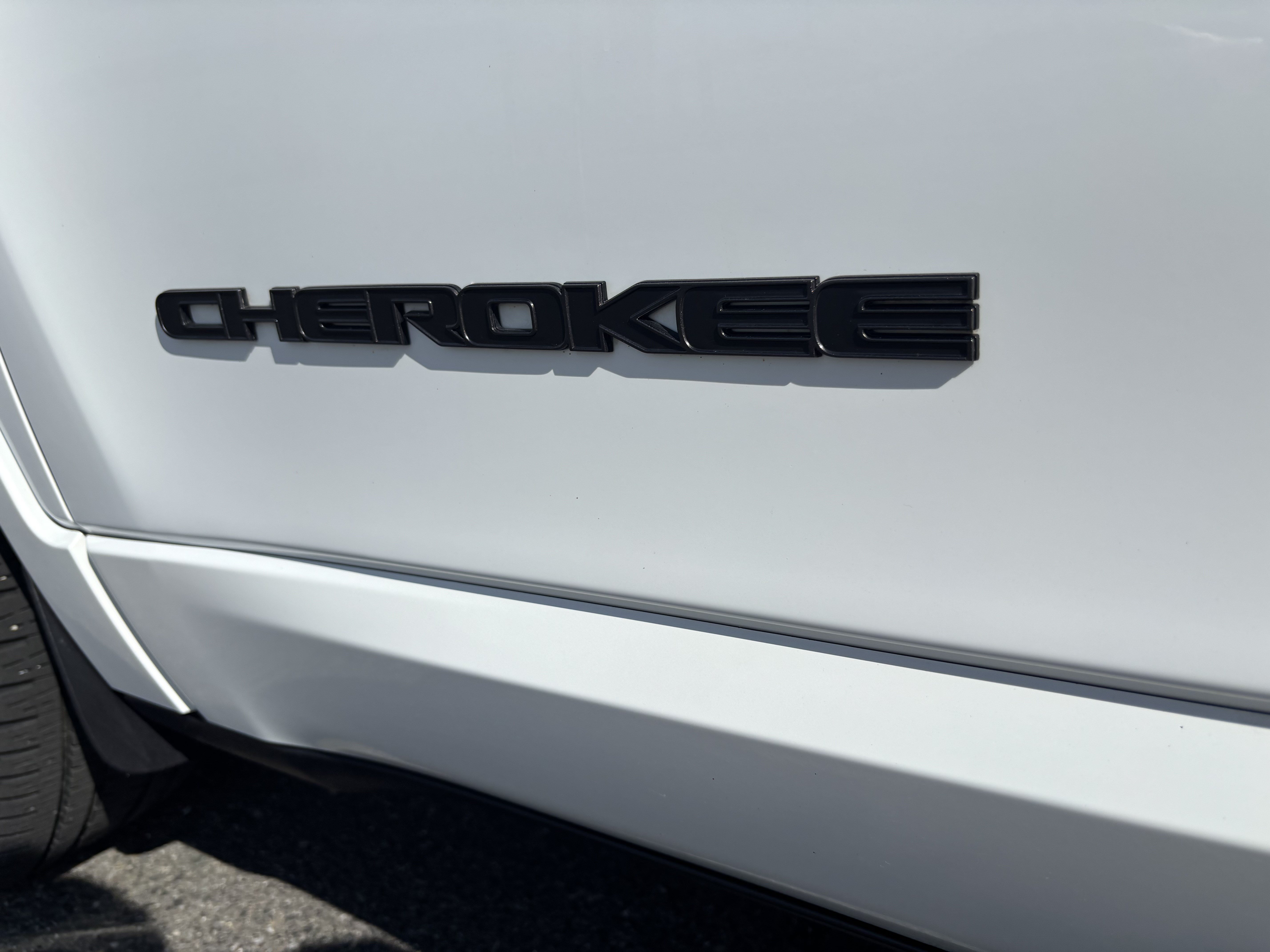 Used 2021 Jeep Cherokee High Altitude AWD/4WD image 12