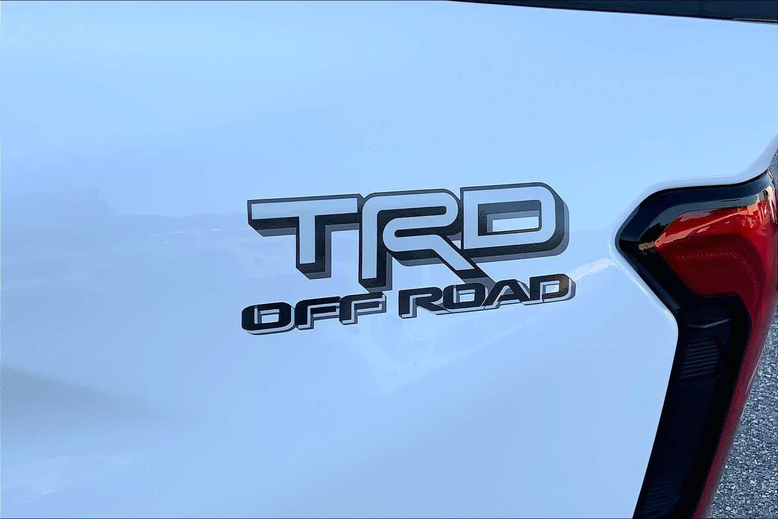 Used 2024 Toyota Tacoma TRD Off-Road w/ TRD Off Road Upgrade Package AWD/4WD image 30