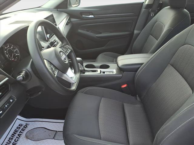 Used 2025 Nissan Altima 2.5 SV AWD/4WD image 17