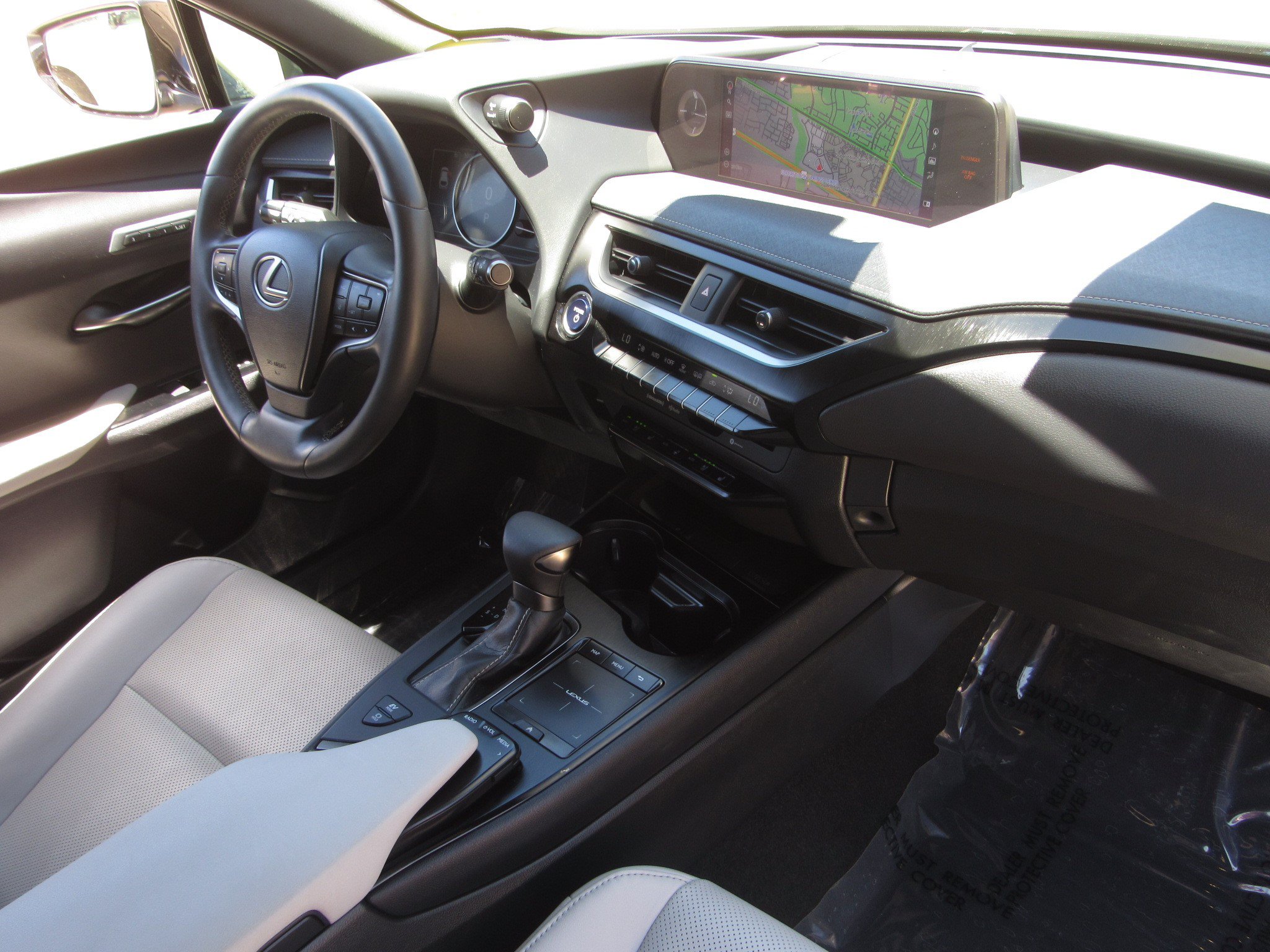 Used 2022 Lexus UX 250h w/ Luxury Package AWD/4WD image 10