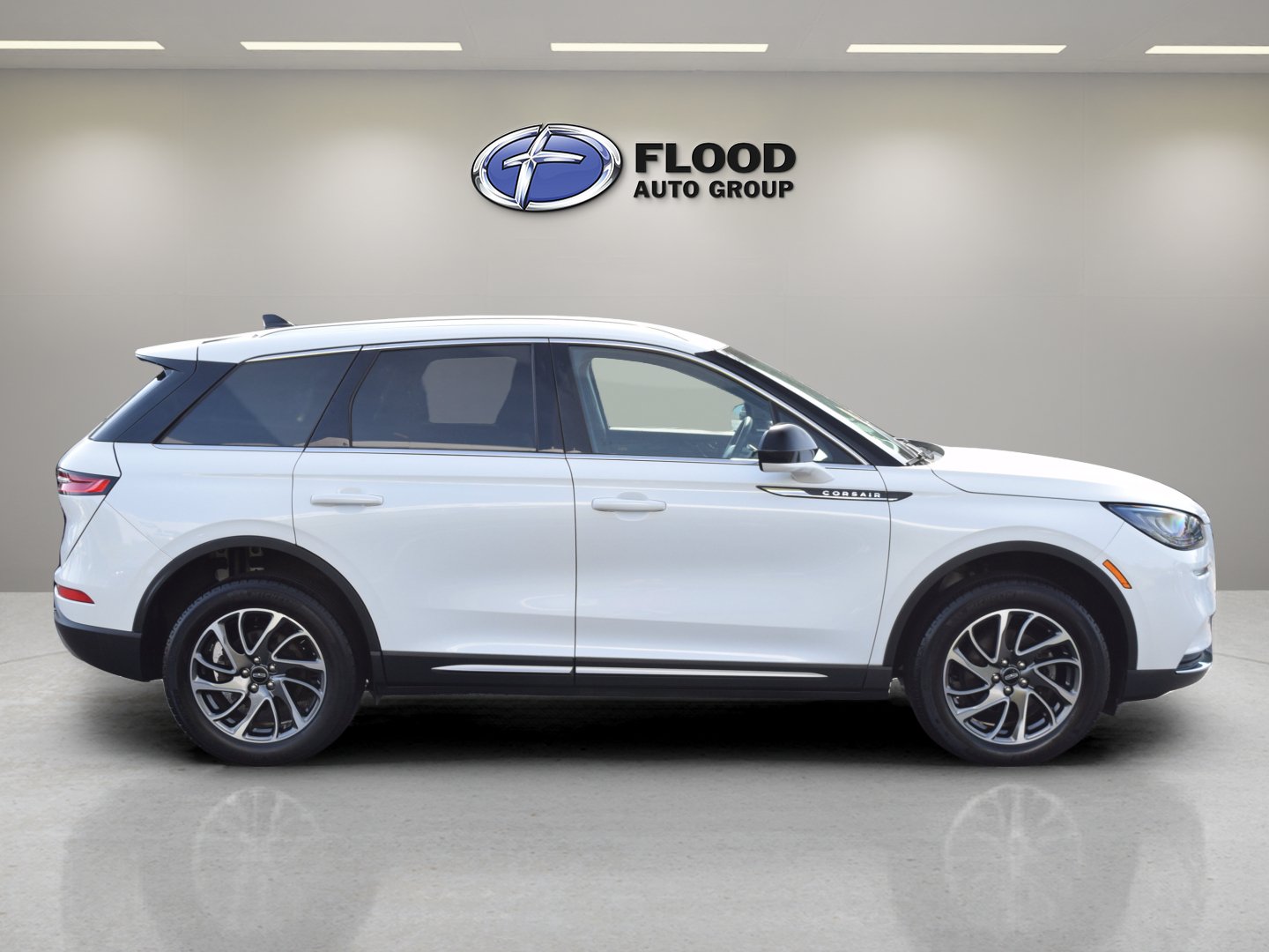 Used 2022 Lincoln Corsair AWD w/ Equipment Group 101A image 3