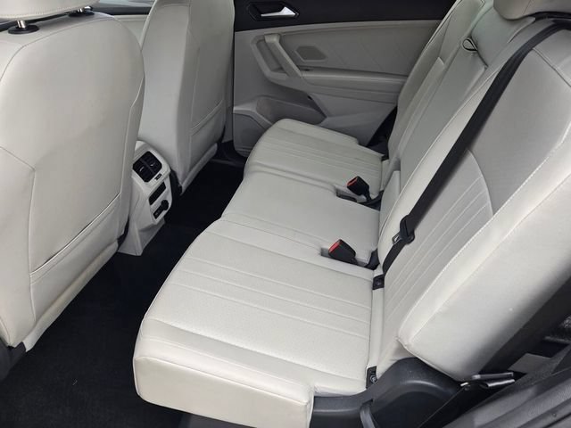 Used 2024 Volkswagen Tiguan SE R-Line FWD image 12