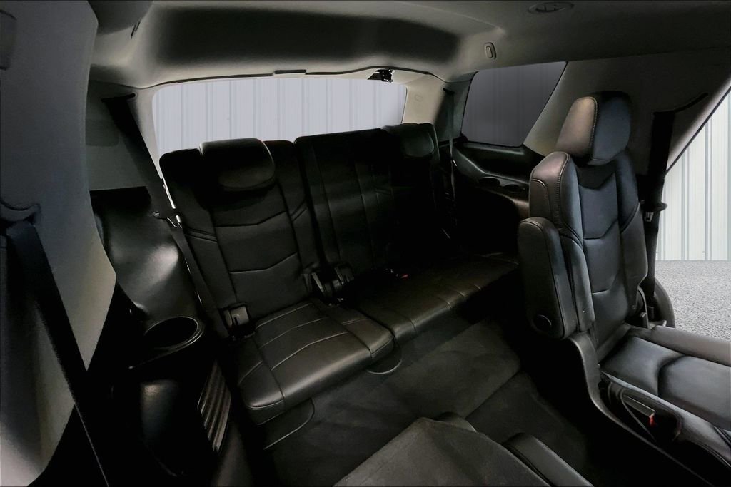 Used 2016 Cadillac Escalade Luxury image 27