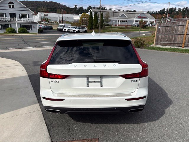Used 2022 Volvo V60 T5 Cross Country AWD/4WD image 18