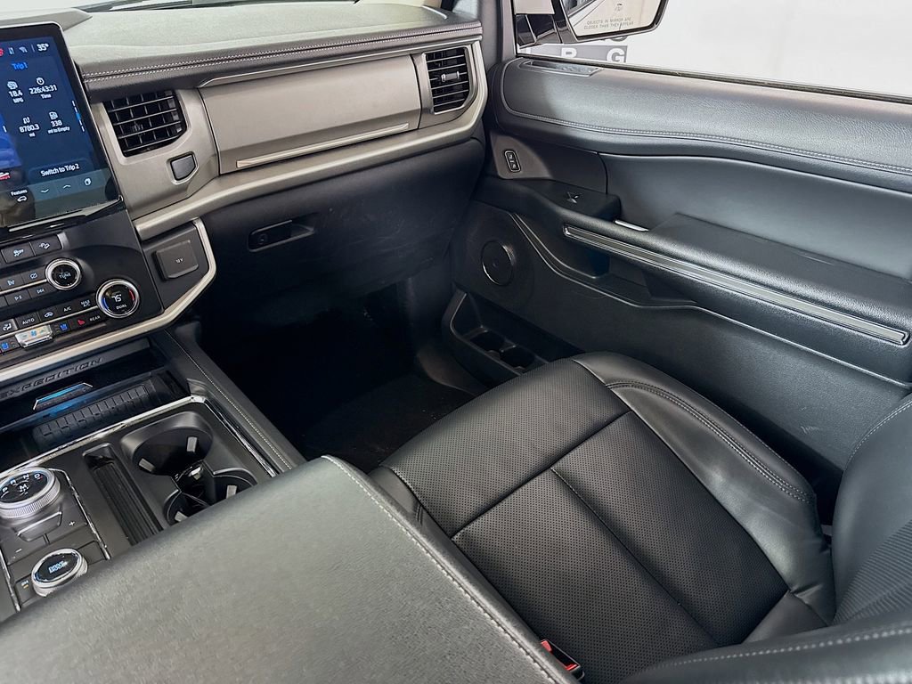 Used 2024 Ford Expedition XLT image 23