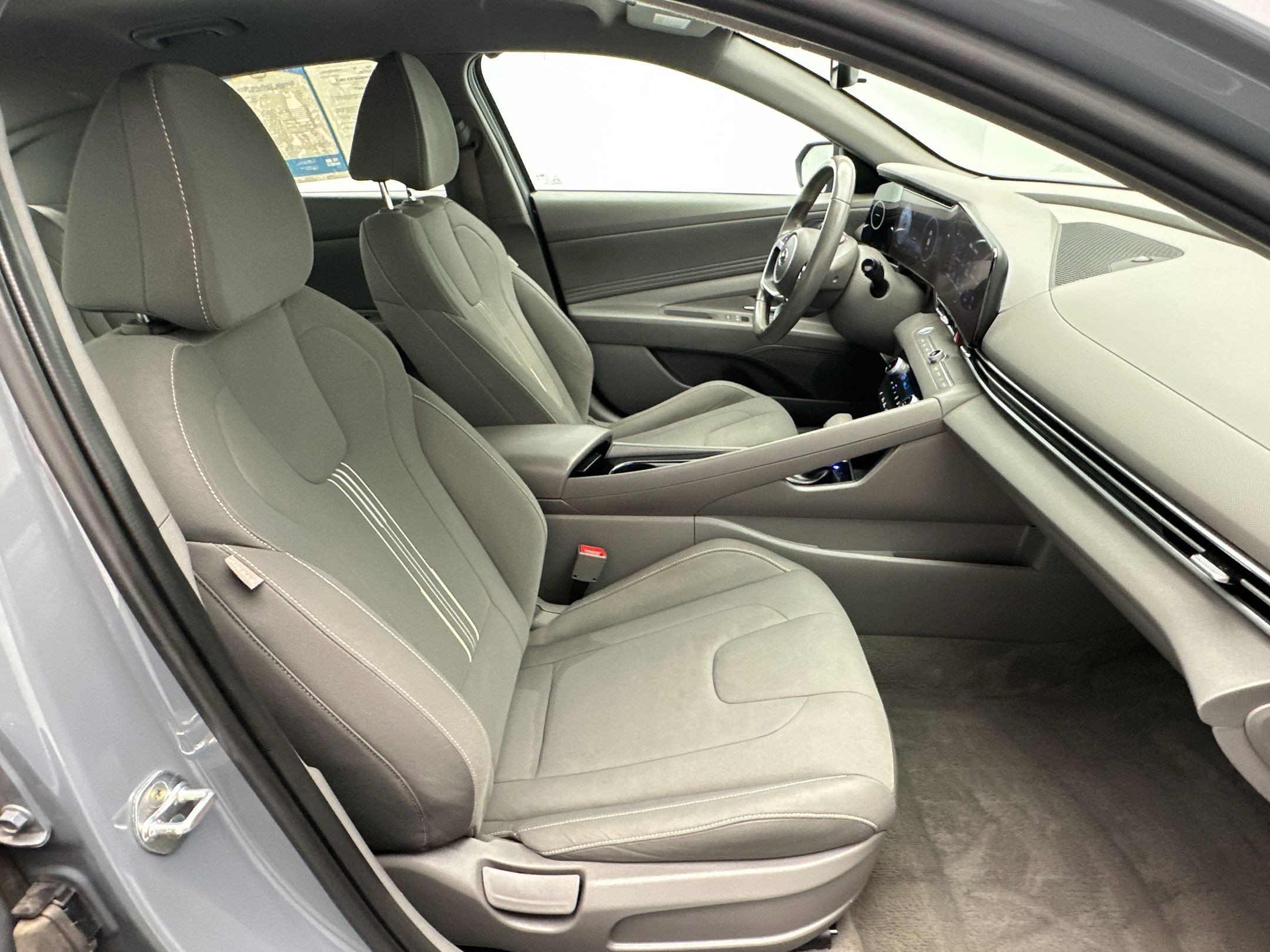 Used 2023 Hyundai Elantra SEL w/ Convenience Package FWD image 29