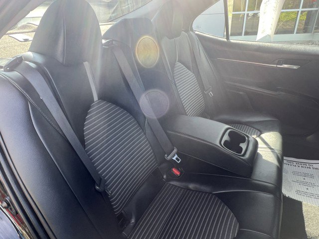 Used 2023 Toyota Camry SE image 12