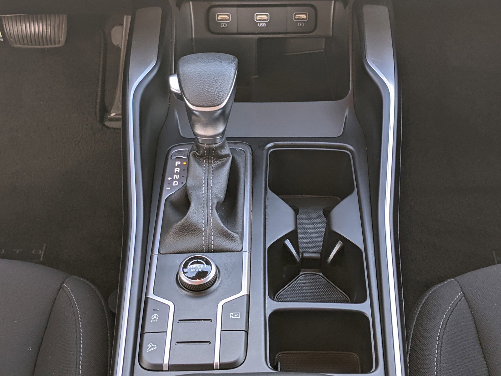 Used 2023 Kia Sorento LX image 30