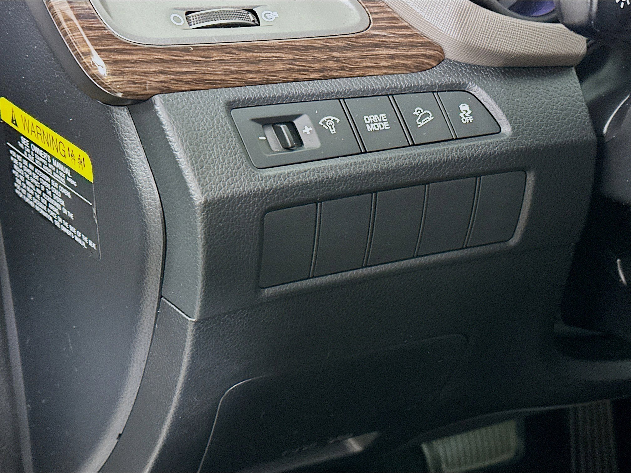 Used 2017 Hyundai Santa Fe Sport image 16