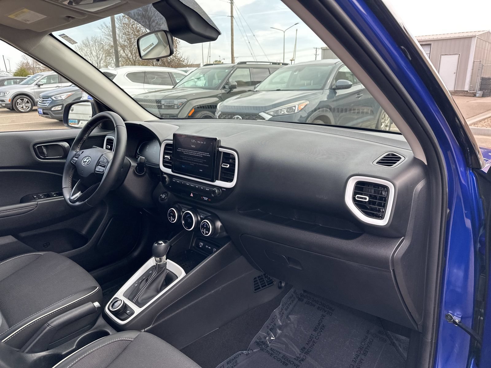 Used 2023 Hyundai Venue Limited FWD image 26
