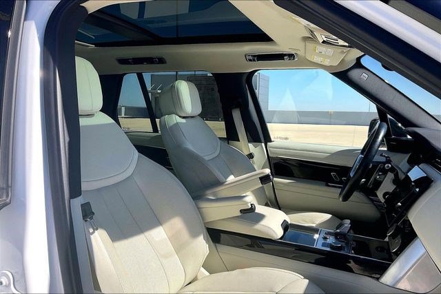 Used 2023 Land Rover Range Rover SE image 7