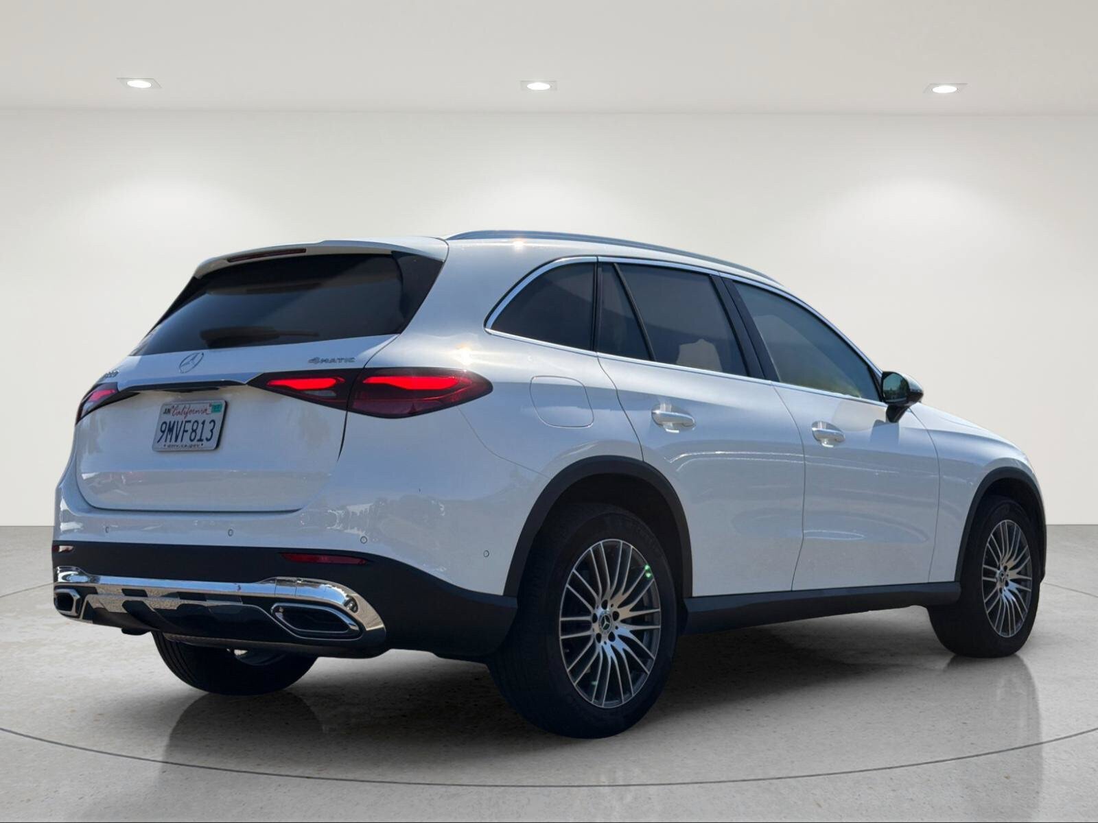 Used 2024 Mercedes-Benz GLC 300 4MATIC image 4