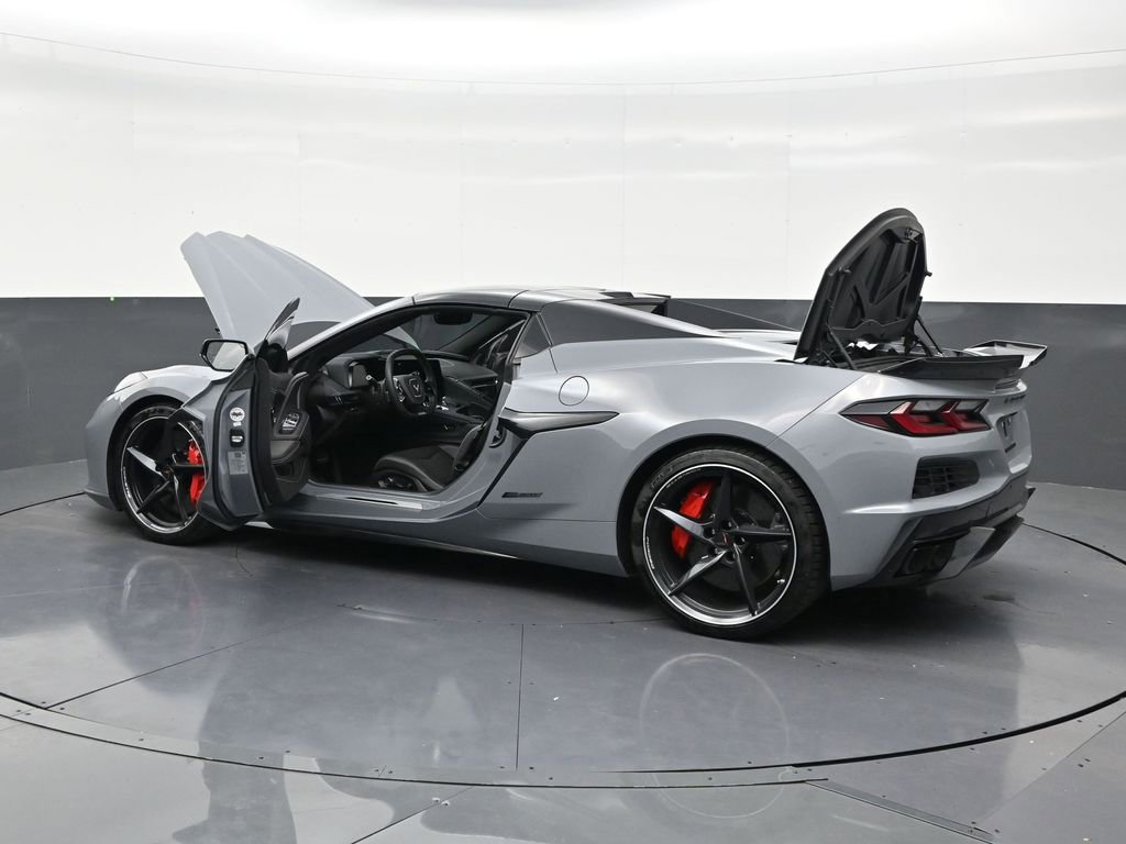 Used 2025 Chevrolet Corvette E-Ray w/ Stealth Interior Trim Package image 31