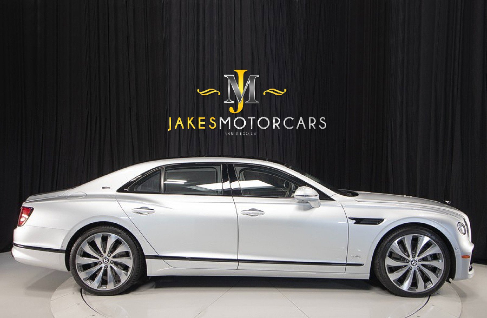 Used 2021 Bentley Flying Spur W12 image 13