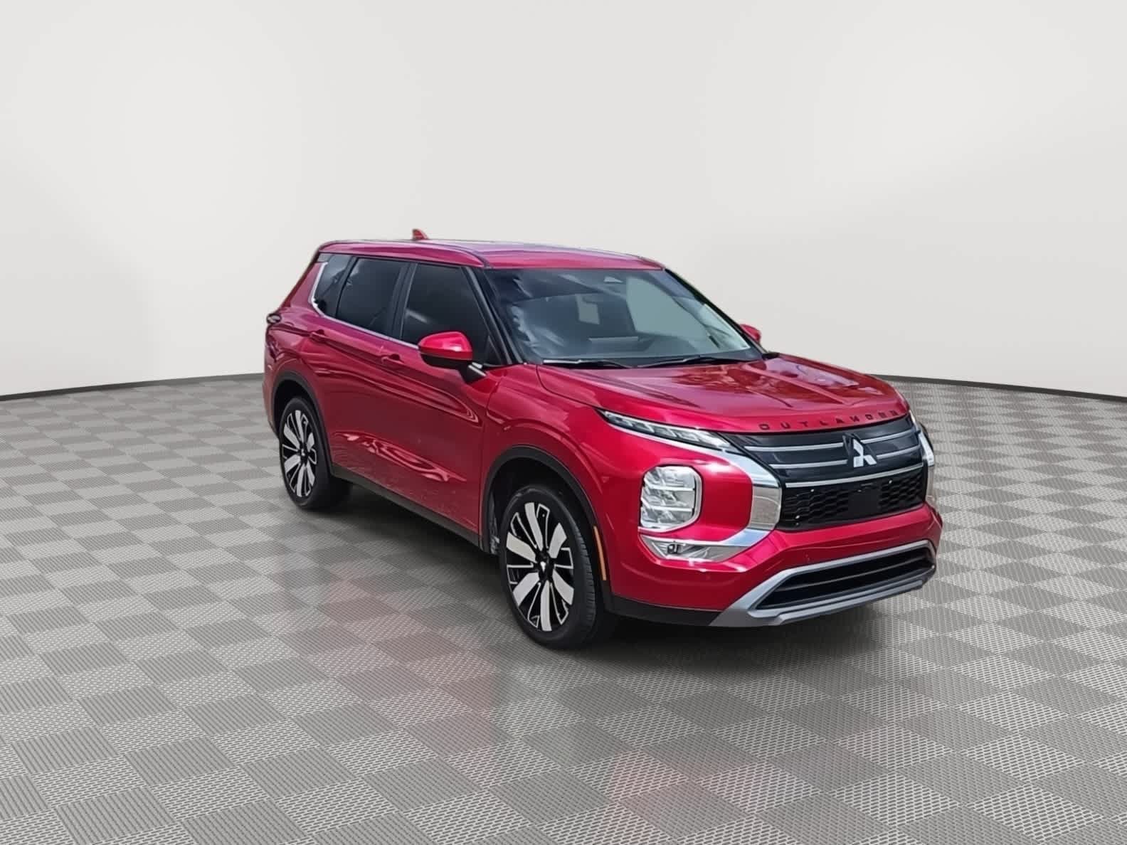 Used 2026 Mitsubishi Outlander SE FWD image 2