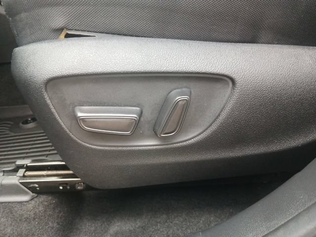 Used 2023 Toyota Highlander LE FWD image 28