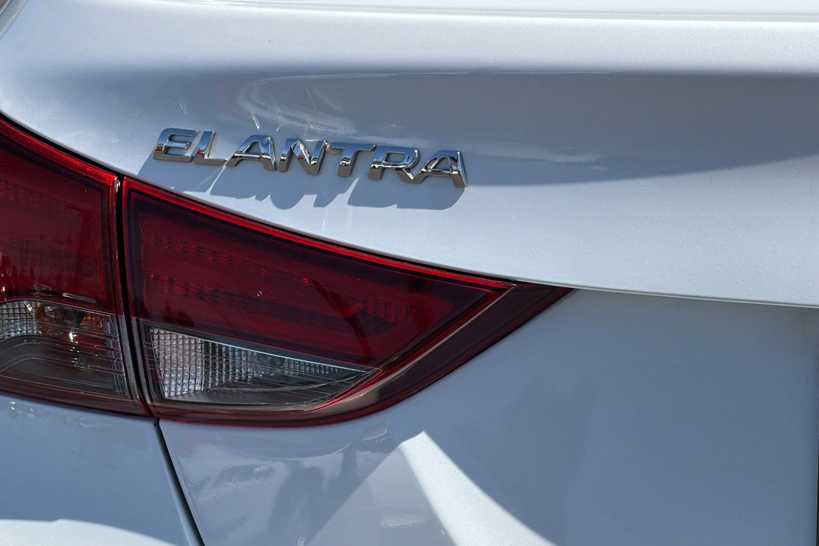 Used 2016 Hyundai Elantra SE FWD image 26