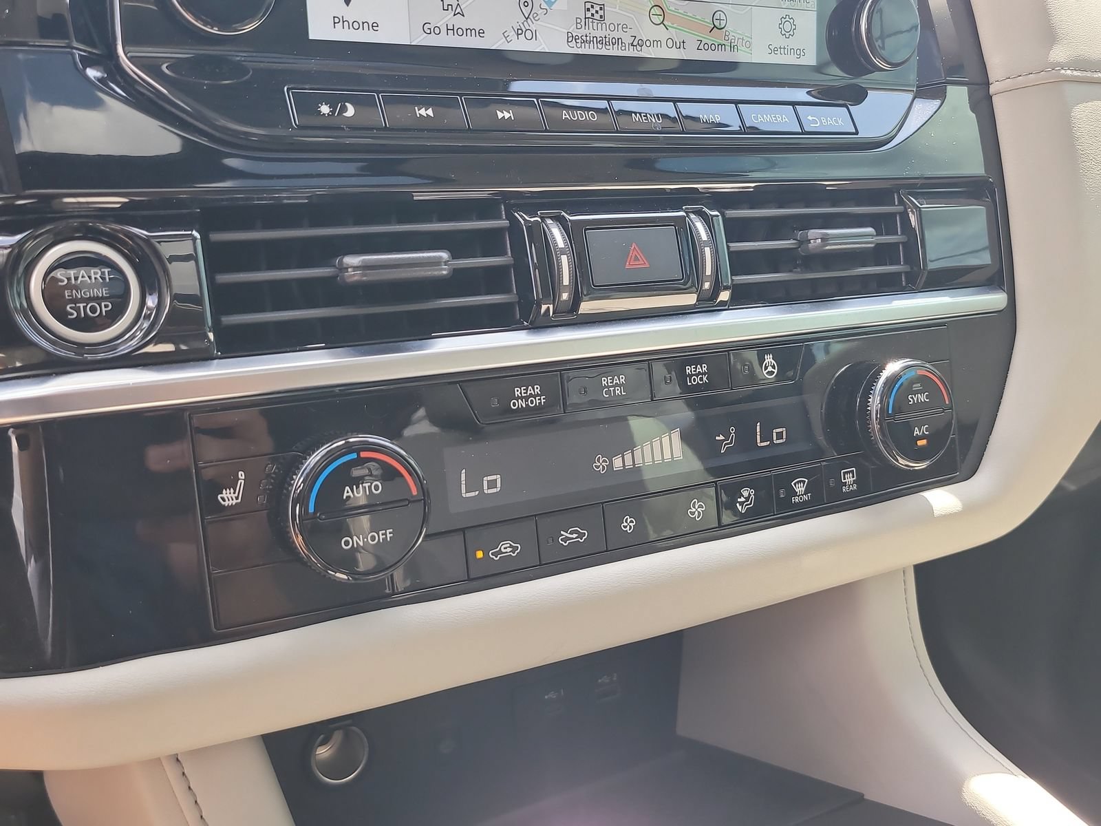 Used 2024 Nissan Pathfinder SL w/ SL Premium Package FWD image 23
