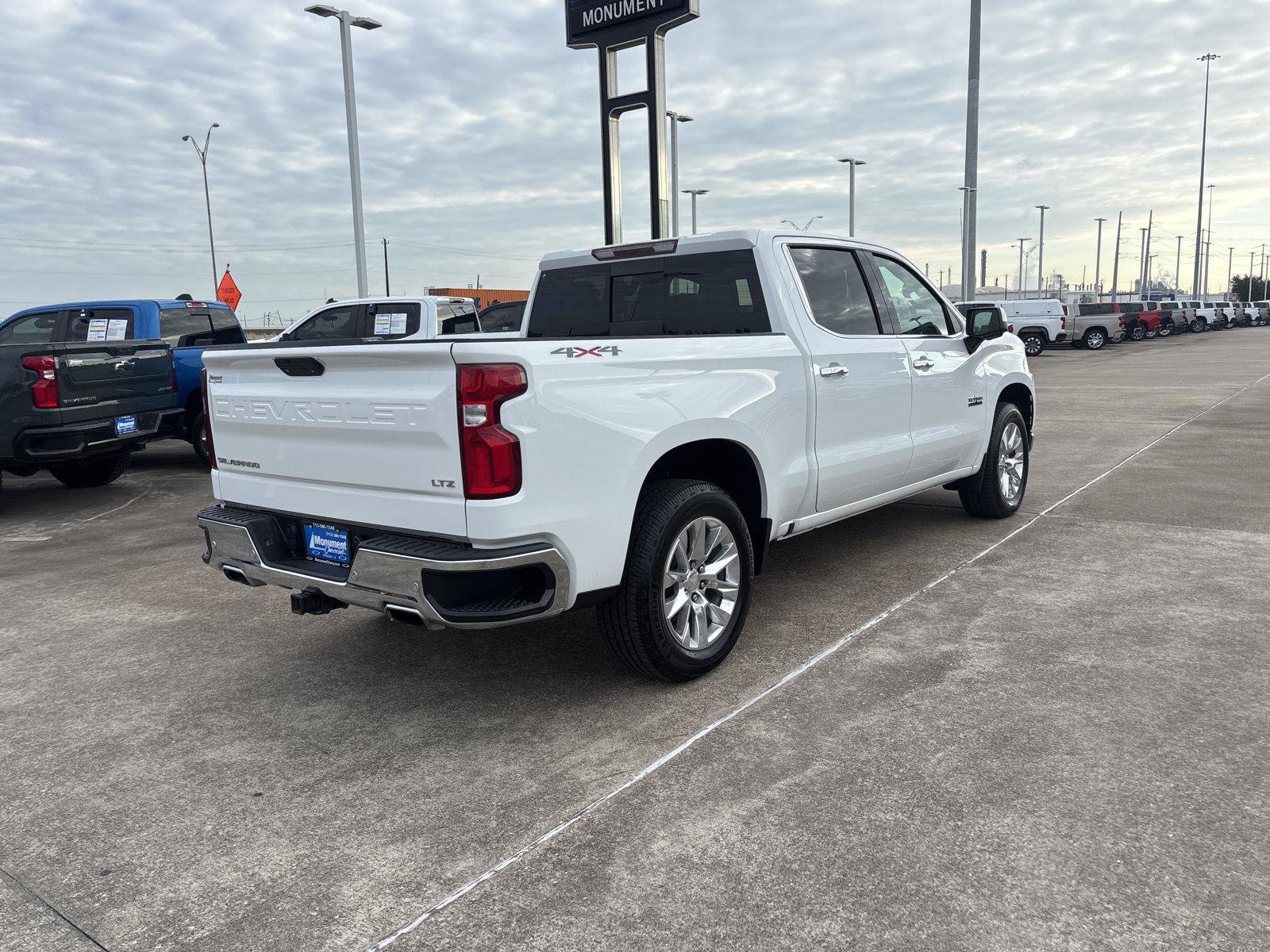 Used 2019 Chevrolet Silverado 1500 LTZ w/ LTZ Texas Edition AWD/4WD image 16
