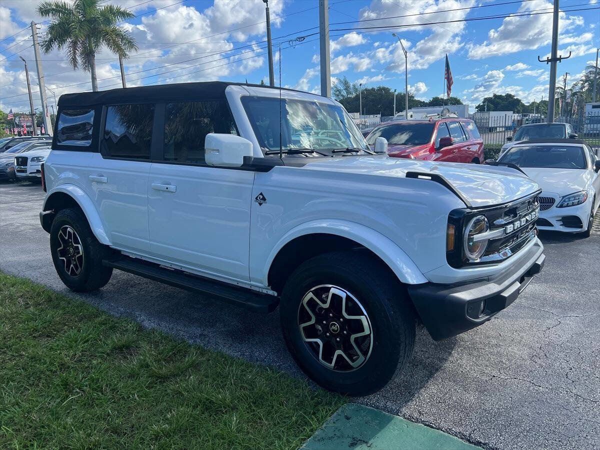 Used 2024 Ford Bronco Outer Banks image 4