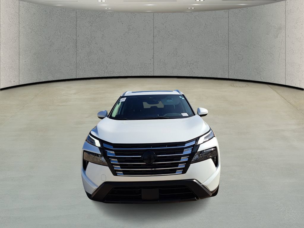 Used 2024 Nissan Rogue SV w/ SV Premium Package image 2