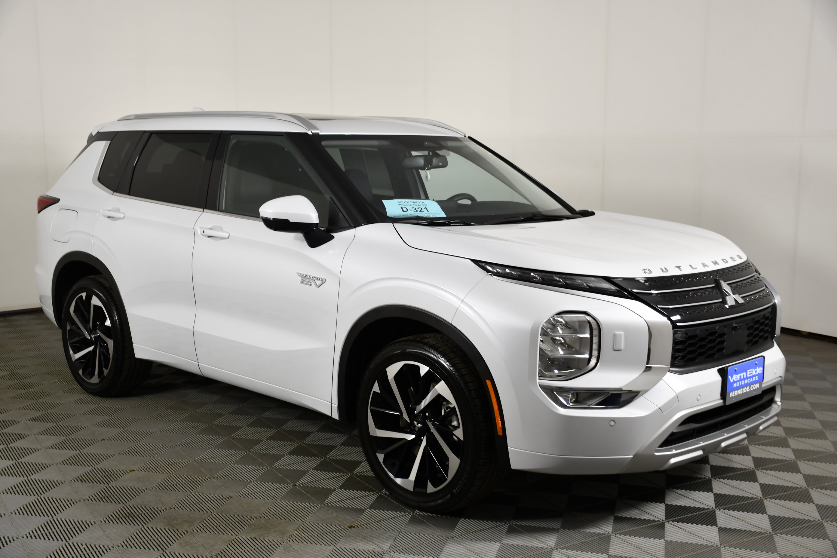 Used 2025 Mitsubishi Outlander SEL image 4