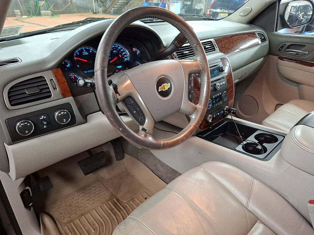 Used 2013 Chevrolet Tahoe LT w/ Luxury Package AWD/4WD image 10