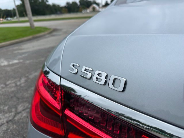 Certified 2022 Mercedes-Benz S 580 4MATIC Sedan image 11