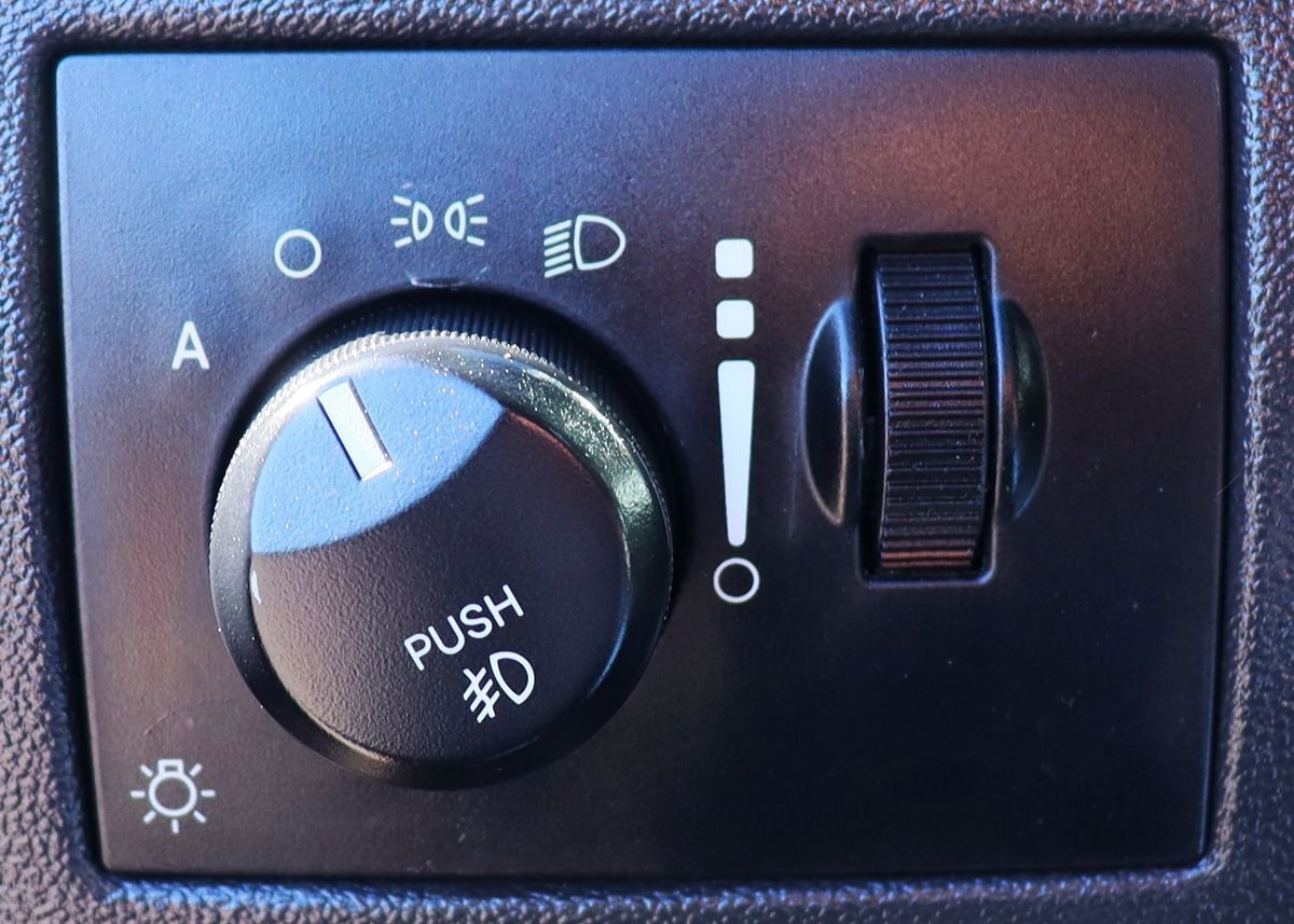 Used 2009 Dodge Challenger SRT8 RWD image 32