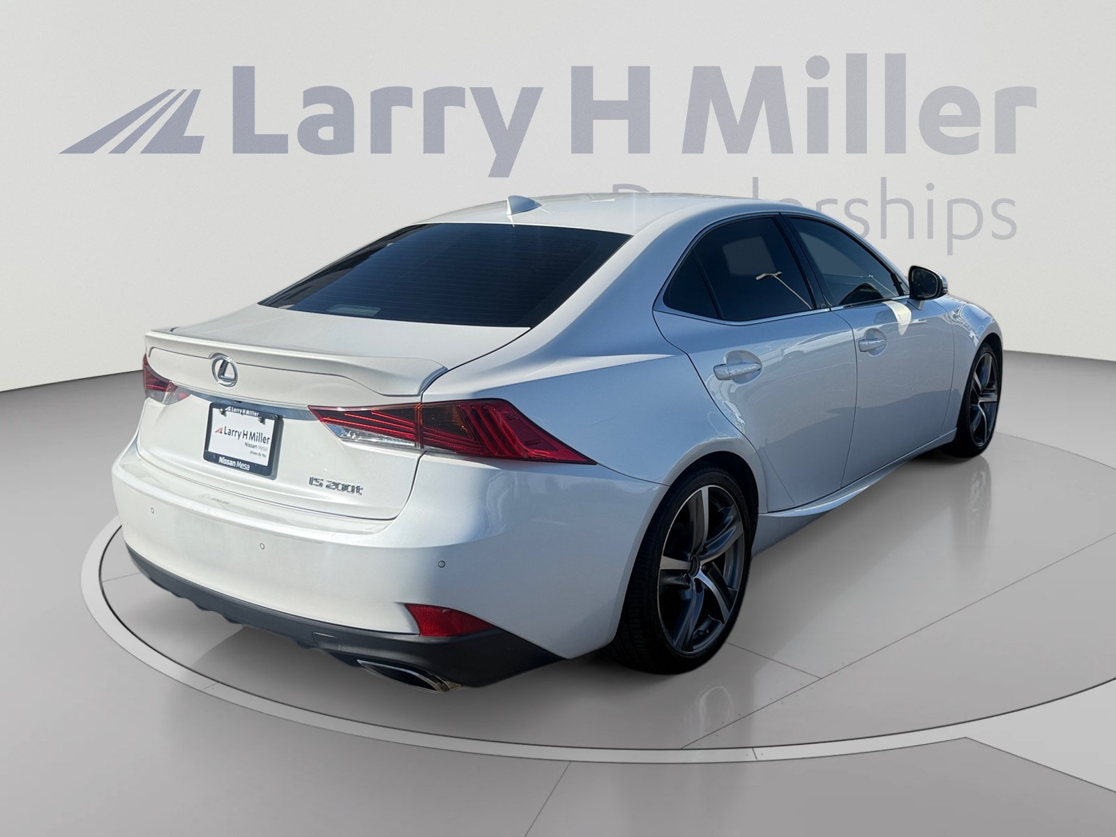 Used 2017 Lexus IS 200t w/ Premium Package RWD image 5