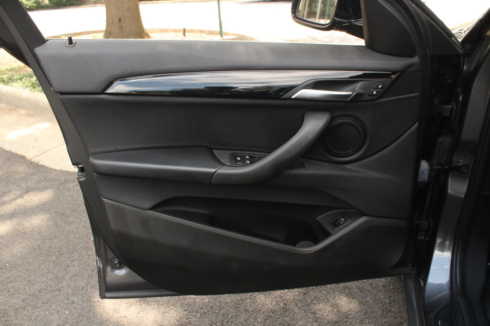 Used 2018 BMW X2 sDrive28i w/ Convenience Package FWD image 15