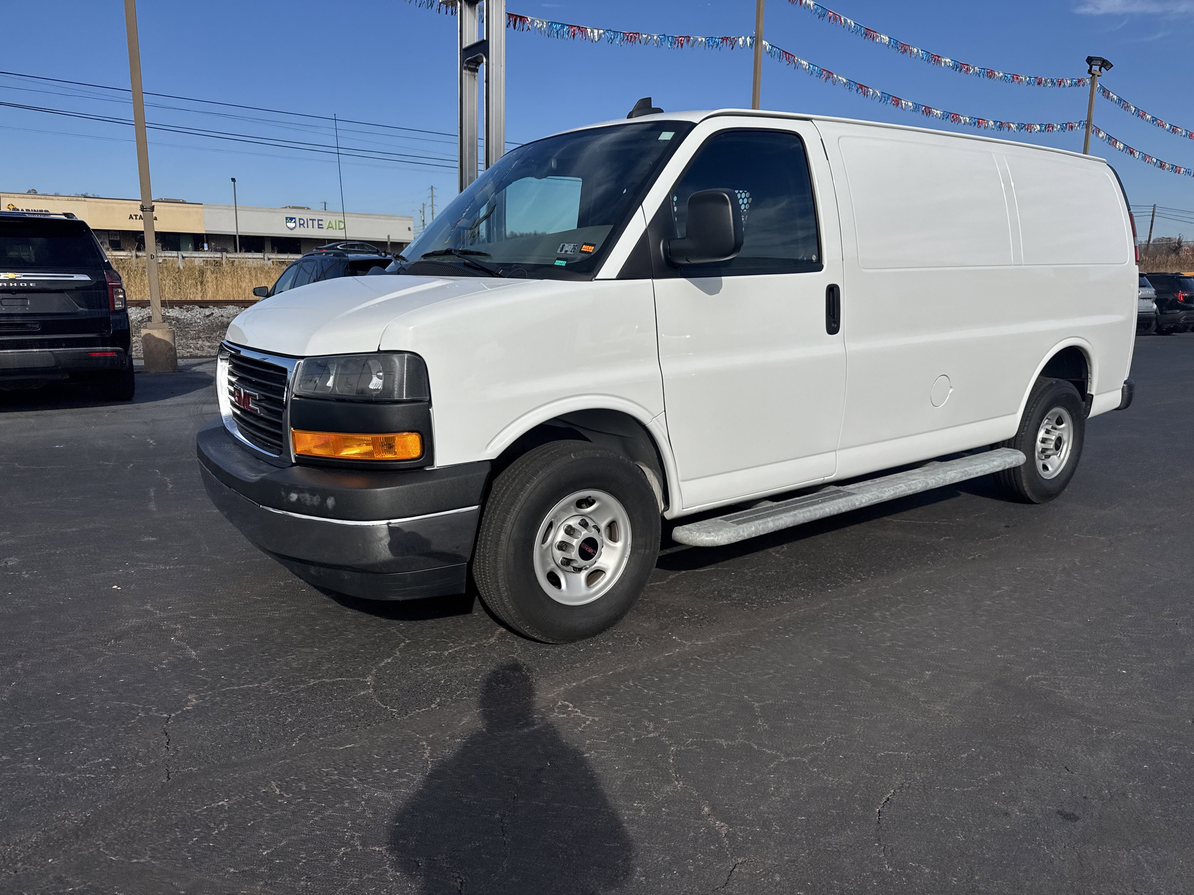 Used 2023 GMC Savana 2500 w/ Driver Convenience Package image 8