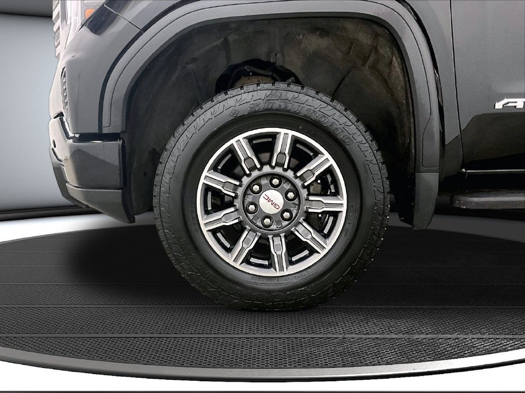 Used 2024 GMC Sierra 1500 AT4 w/ Technology Package AWD/4WD image 33