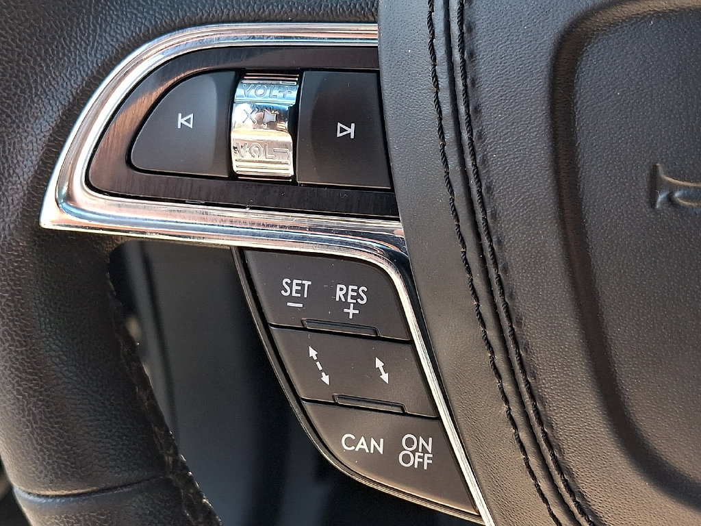 Used 2019 Lincoln Continental Premiere AWD/4WD image 22