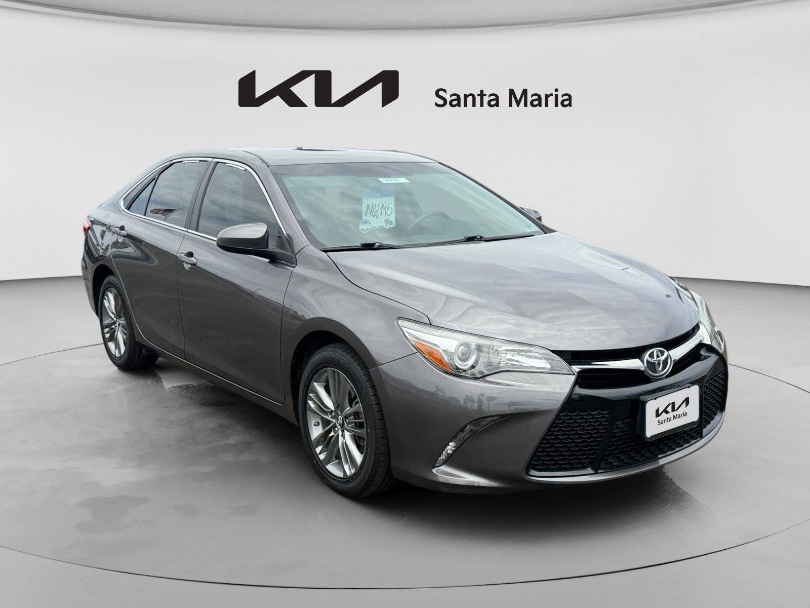 Used 2016 Toyota Camry SE FWD image 1