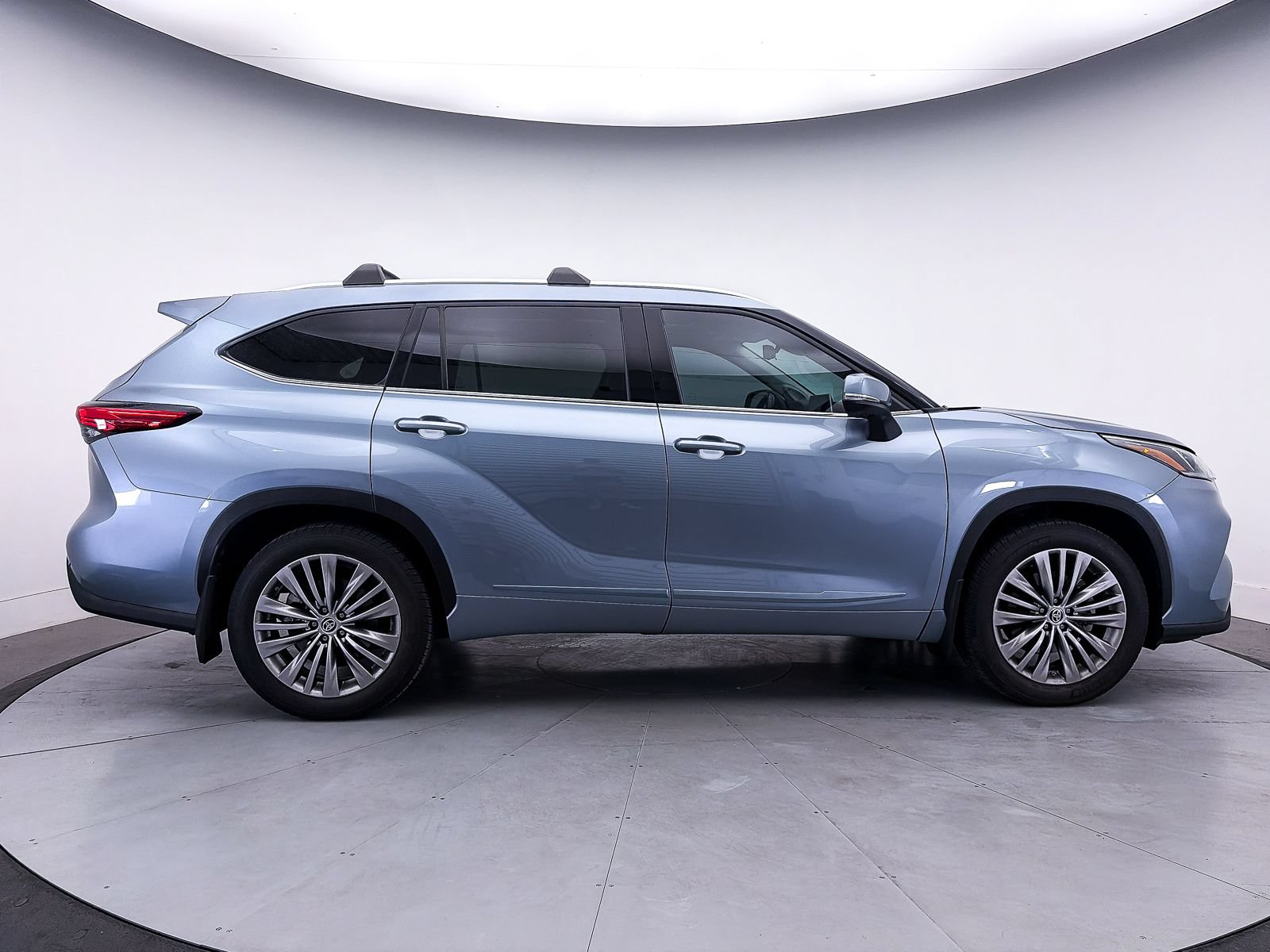 Used 2021 Toyota Highlander Platinum AWD/4WD image 48