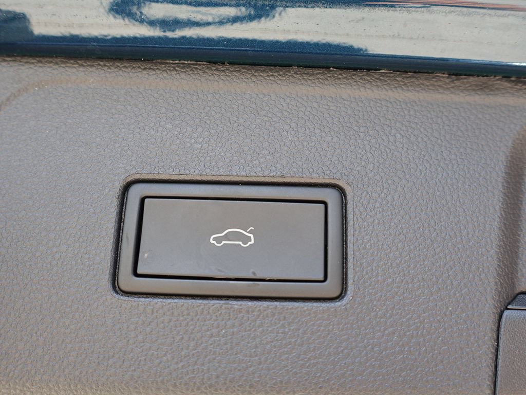 Used 2022 Volkswagen Atlas SE w/ Panoramic Sunroof Package FWD image 21