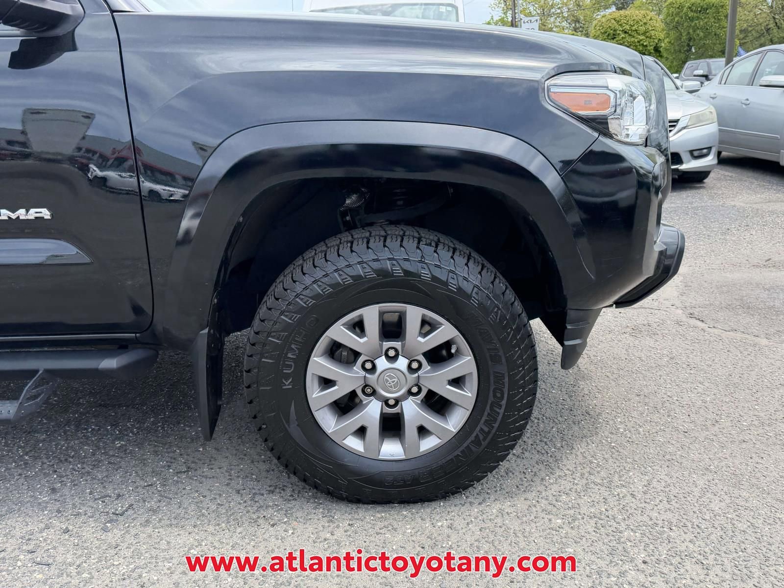 Used 2019 Toyota Tacoma SR5 AWD/4WD image 9