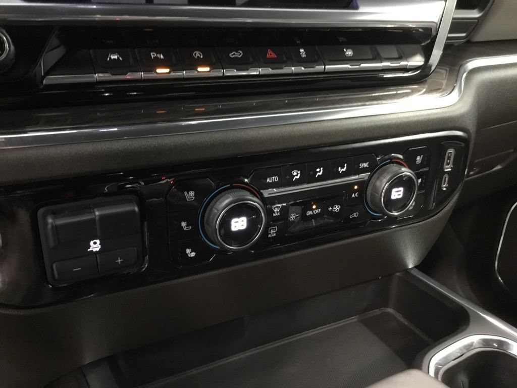Used 2023 Chevrolet Silverado 1500 LTZ w/ Technology Package AWD/4WD image 26