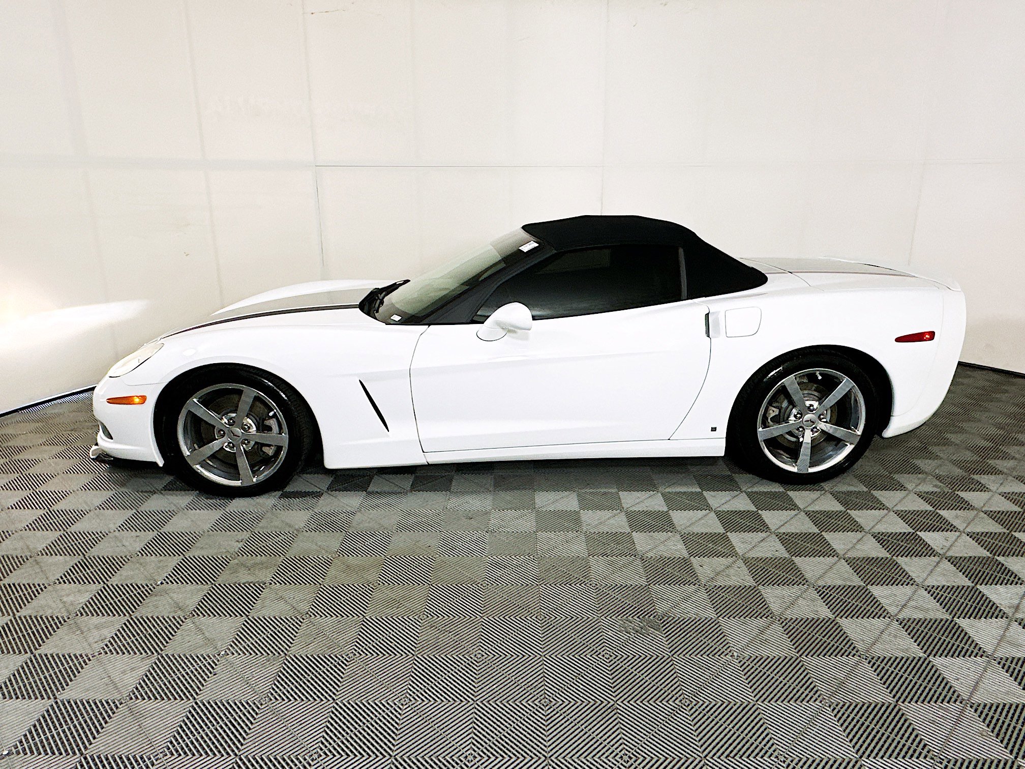 Used 2008 Chevrolet Corvette Convertible w/ Preferred Equipment Group image 6