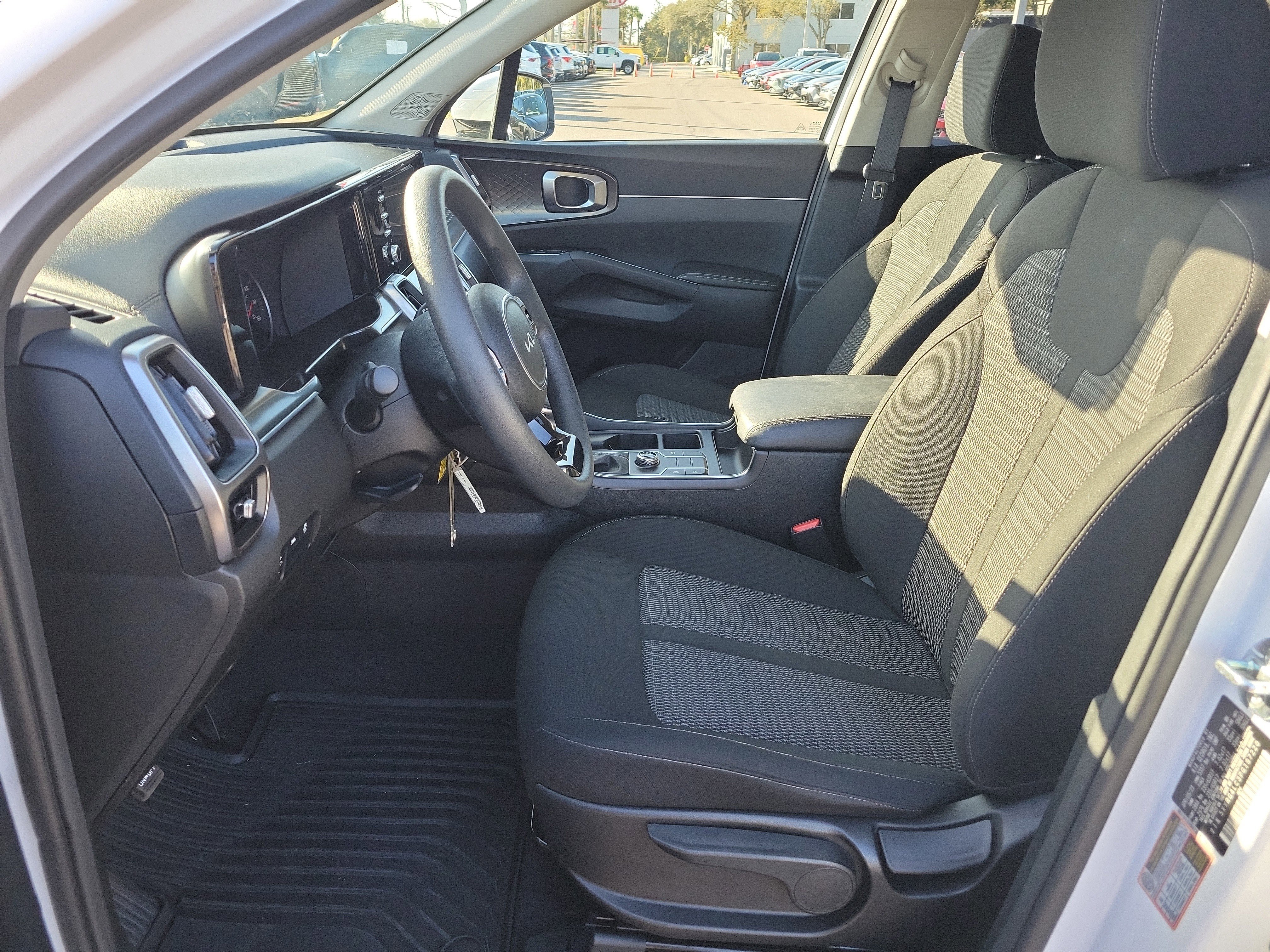 Certified 2023 Kia Sorento LX image 21