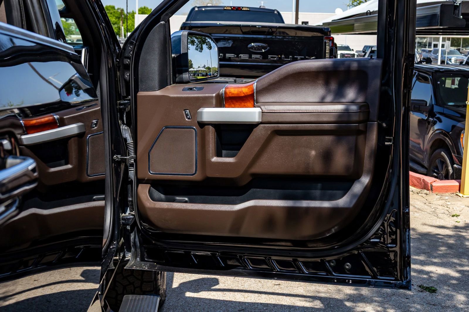 Used 2020 Ford F150 King Ranch w/ Equipment Group 601A Luxury AWD/4WD image 33