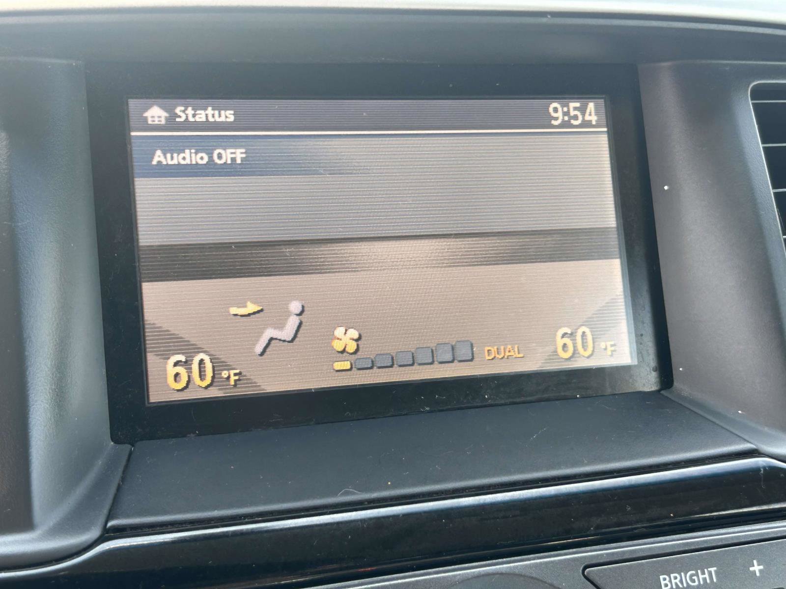 Used 2016 Nissan Pathfinder SV FWD image 18