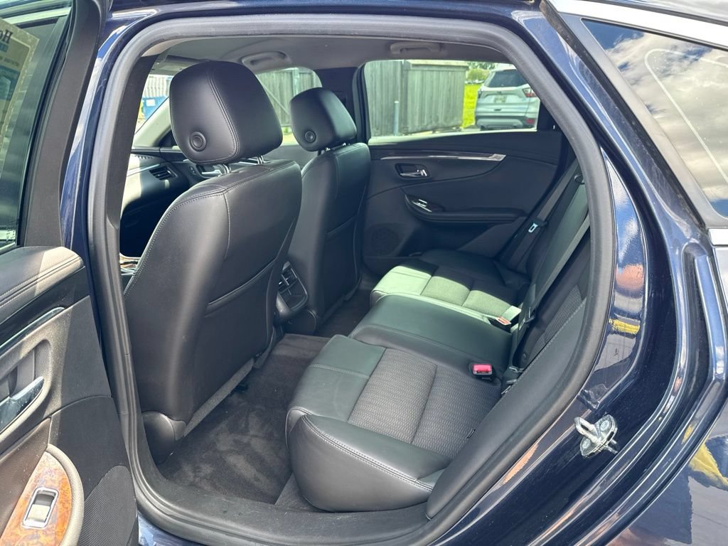 Used 2015 Chevrolet Impala LT FWD image 29