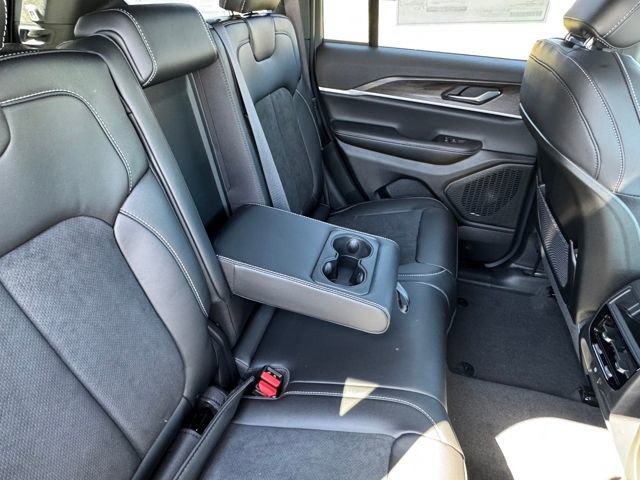 New 2026 Jeep Grand Cherokee Altitude image 31