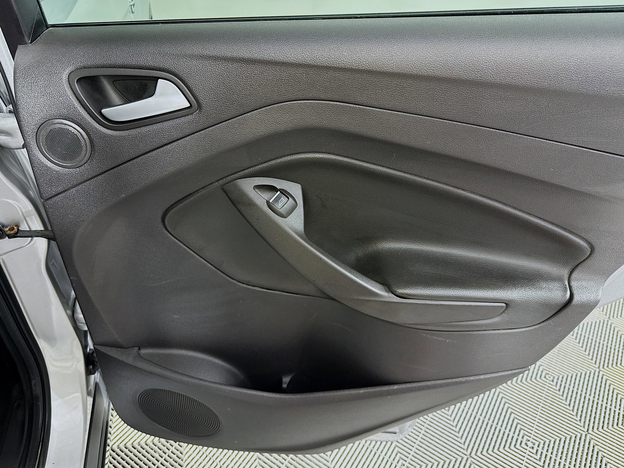 Used 2016 Ford Escape Titanium image 27
