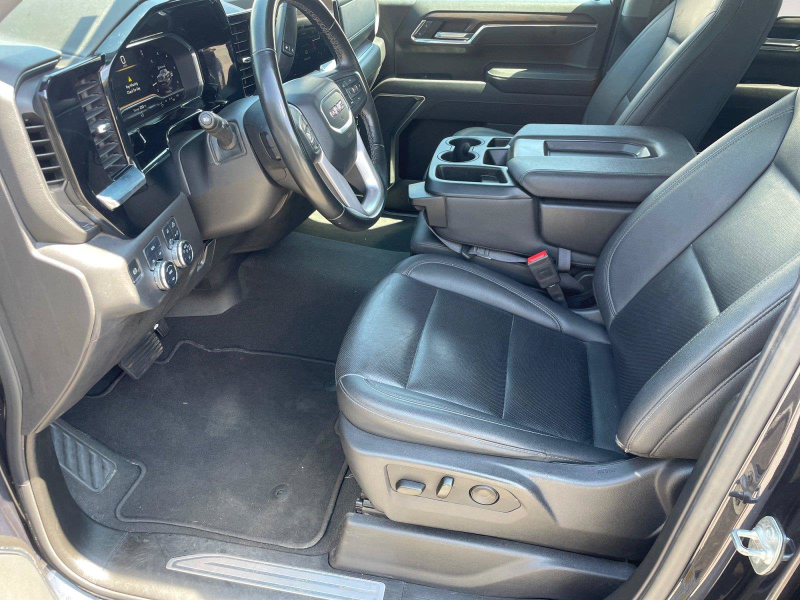 Used 2025 GMC Sierra 1500 SLT AWD/4WD image 9