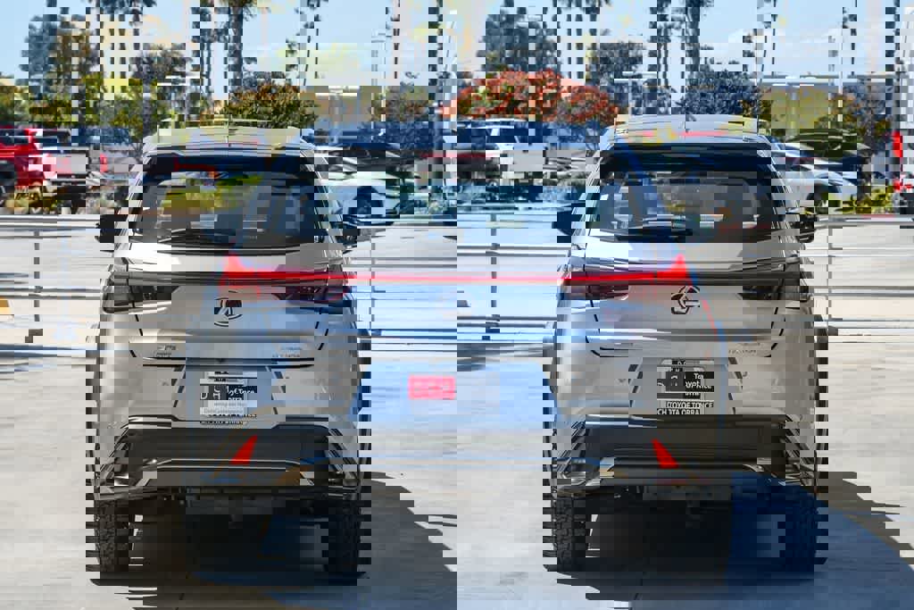 Used 2021 Lexus UX 250h F Sport w/ Accessory Package (Z1) AWD/4WD image 8