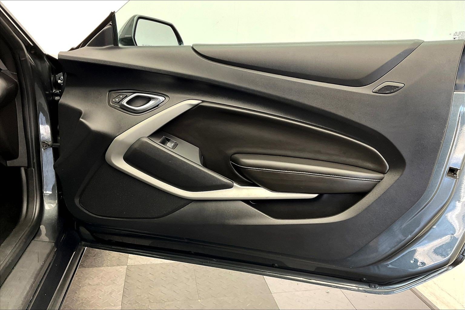 Used 2016 Chevrolet Camaro LT RWD image 26