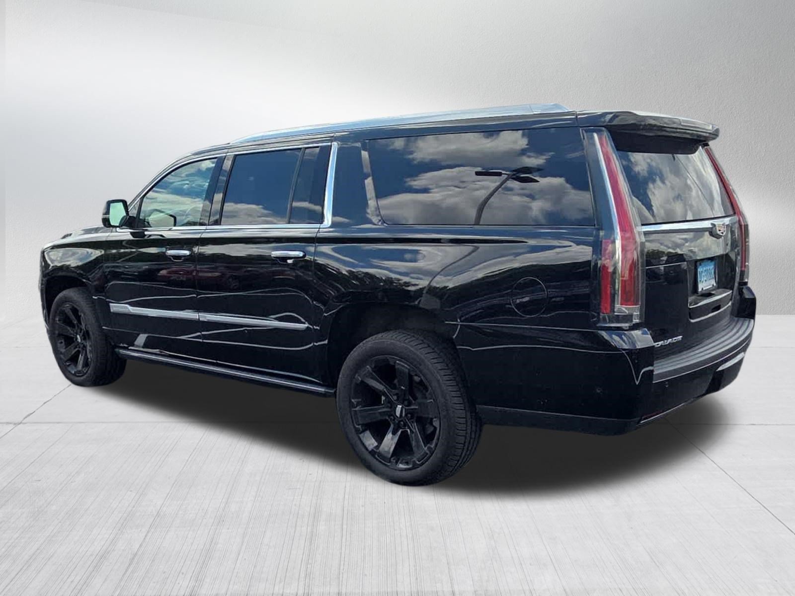 Used 2019 Cadillac Escalade ESV Premium Luxury AWD/4WD image 4